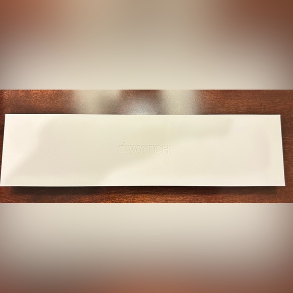 Apple Watch Series 6 (44mm) with New in the Box Black Authentic Apple Watch Band - Picture 11 of 11